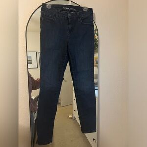 Old navy, size 6 regular length dark wash rockstar mid rise jeans